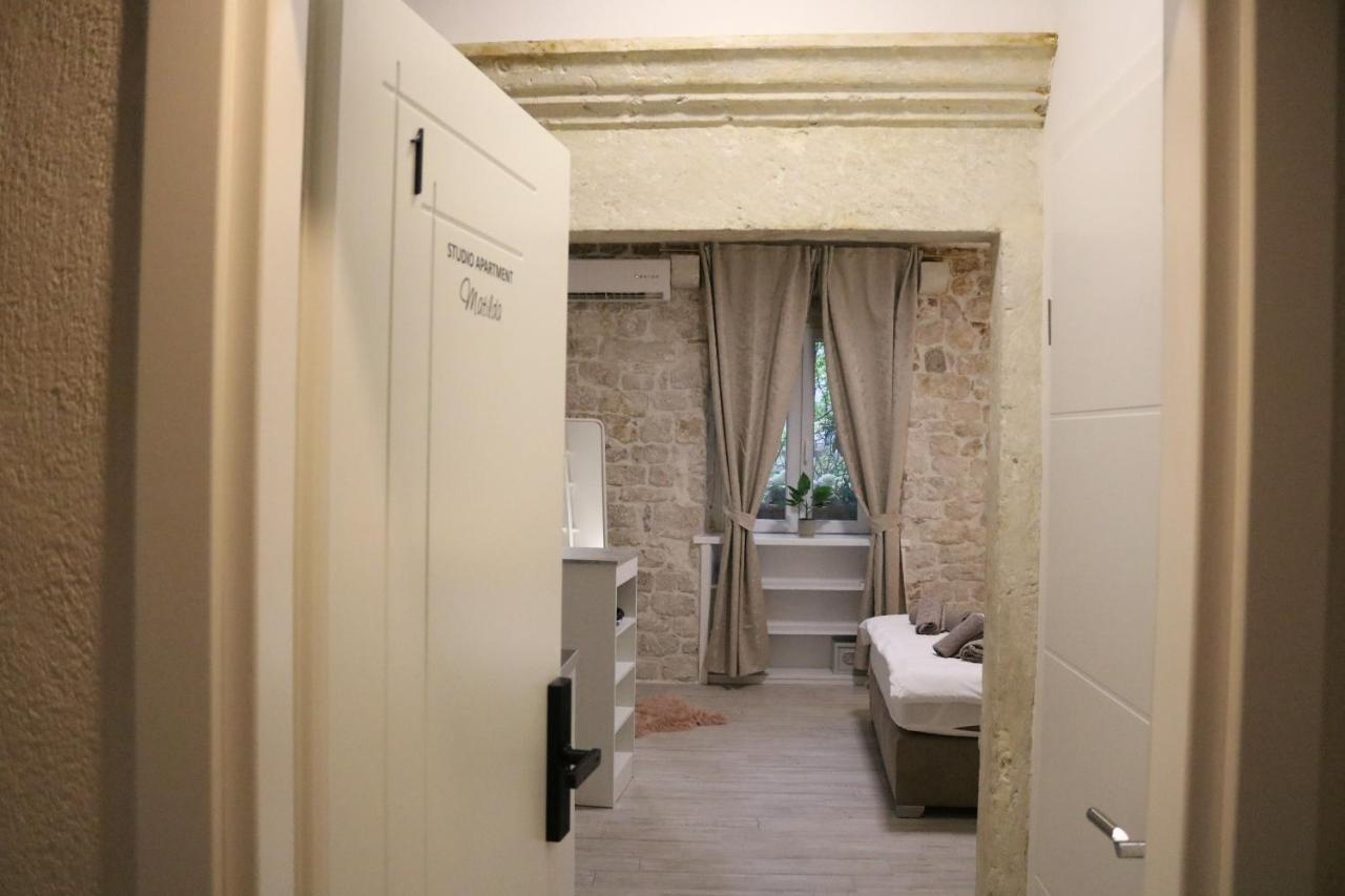 Studios Kadena Trogir - 18Th Century Stone House エクステリア 写真