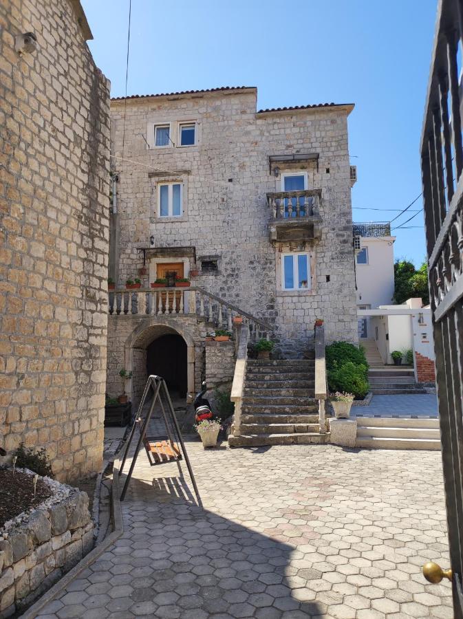 Studios Kadena Trogir - 18Th Century Stone House エクステリア 写真
