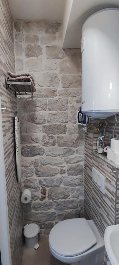 Studios Kadena Trogir - 18Th Century Stone House エクステリア 写真