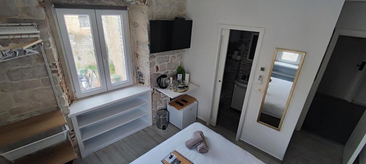 Studios Kadena Trogir - 18Th Century Stone House エクステリア 写真