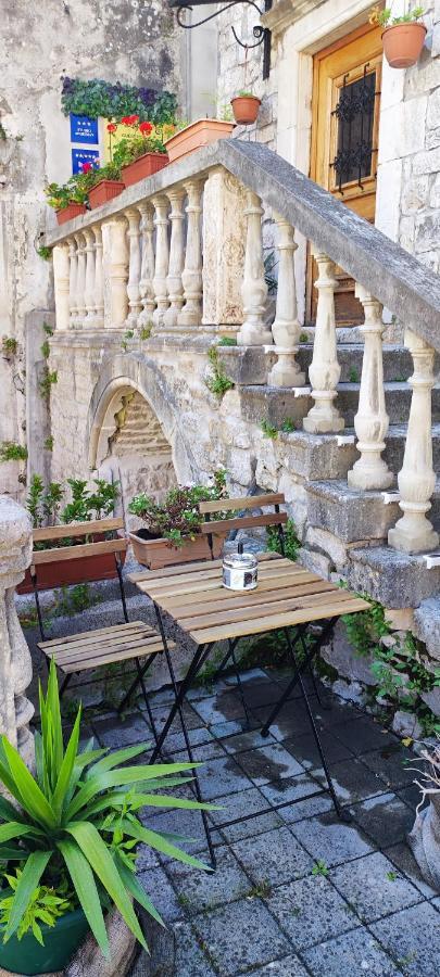 Studios Kadena Trogir - 18Th Century Stone House エクステリア 写真