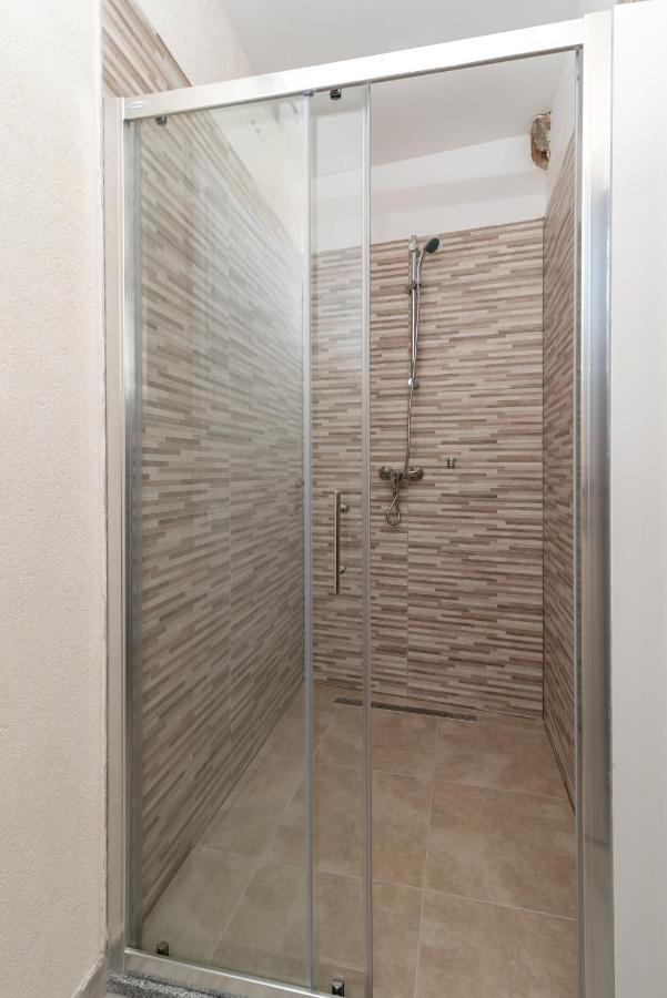 Studios Kadena Trogir - 18Th Century Stone House エクステリア 写真