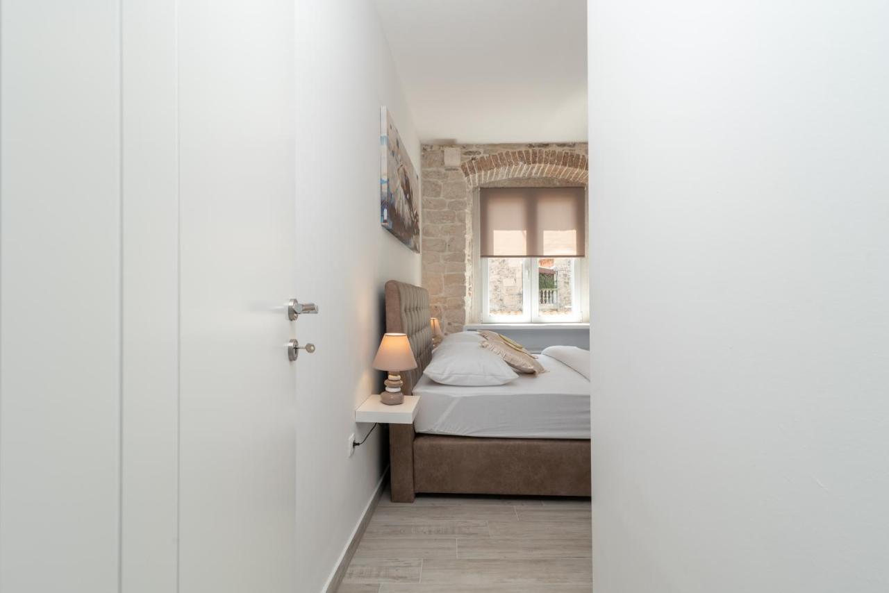 Studios Kadena Trogir - 18Th Century Stone House エクステリア 写真